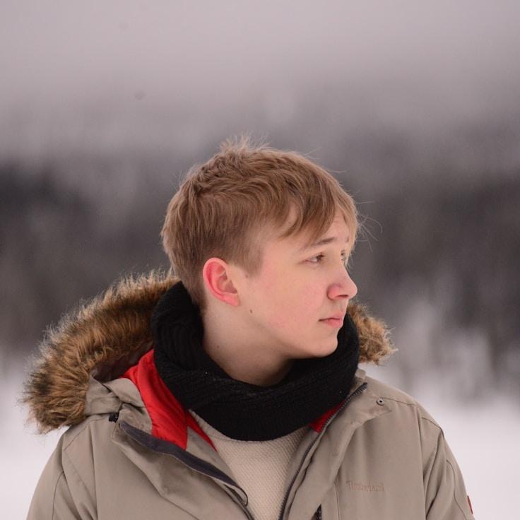 Portrait of Liam Carter meditation instructor